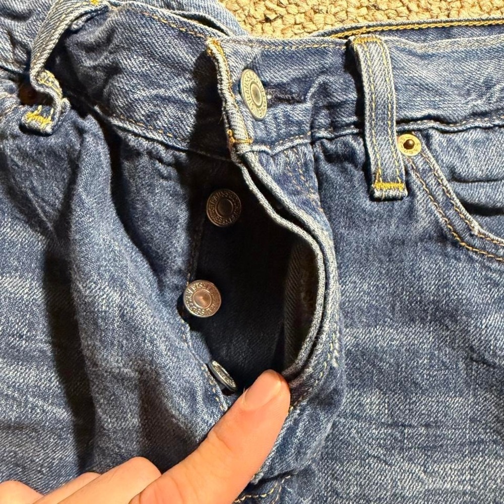 Vintage Levi's 501 XX light wash denim cutoff shorts button fly raw hem - Picture 7 of 7